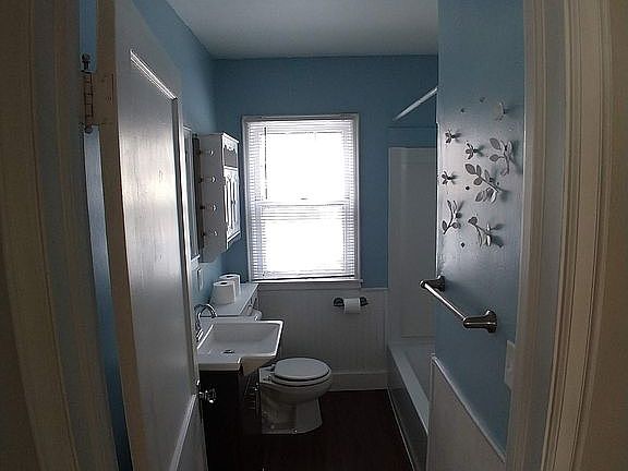 Main level full bathroom