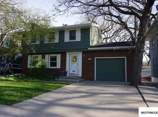 838 1st St NW, Mason City, IA 50401