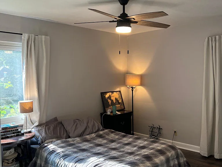 402 W Hampton Dr — Photo 9