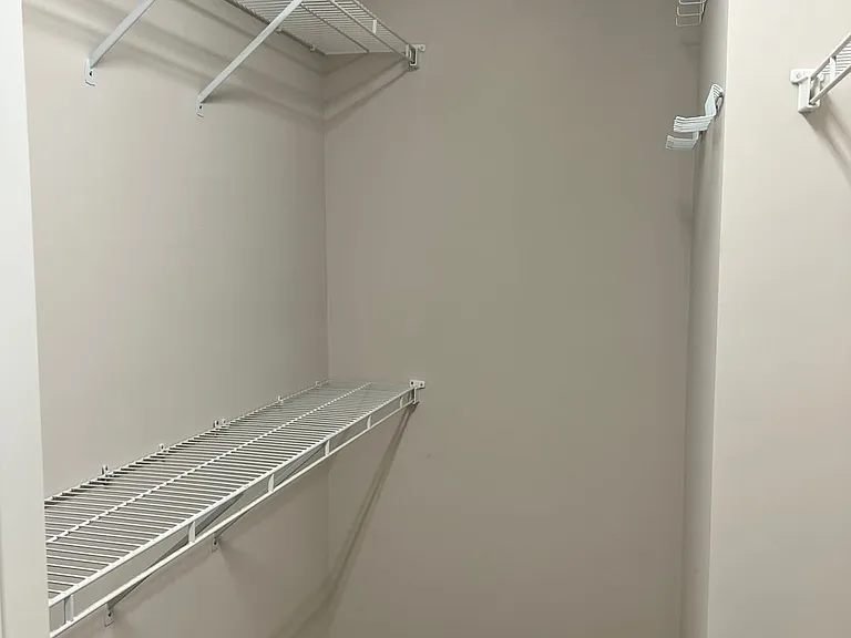 1124 Stafford Dr — Photo 12