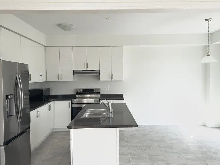 165 Wilmot Rd — Photo 9