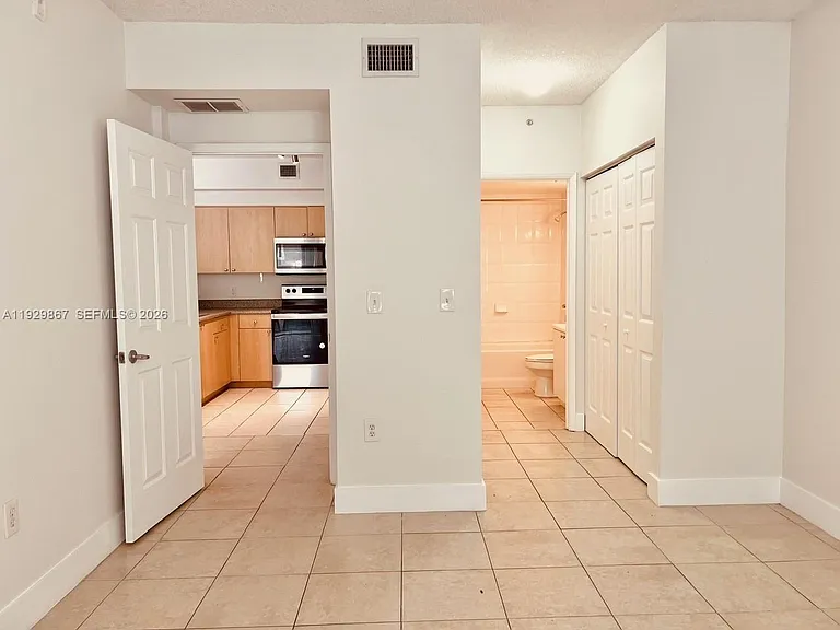 8000 N Nob Hill Rd #204 — Photo 10