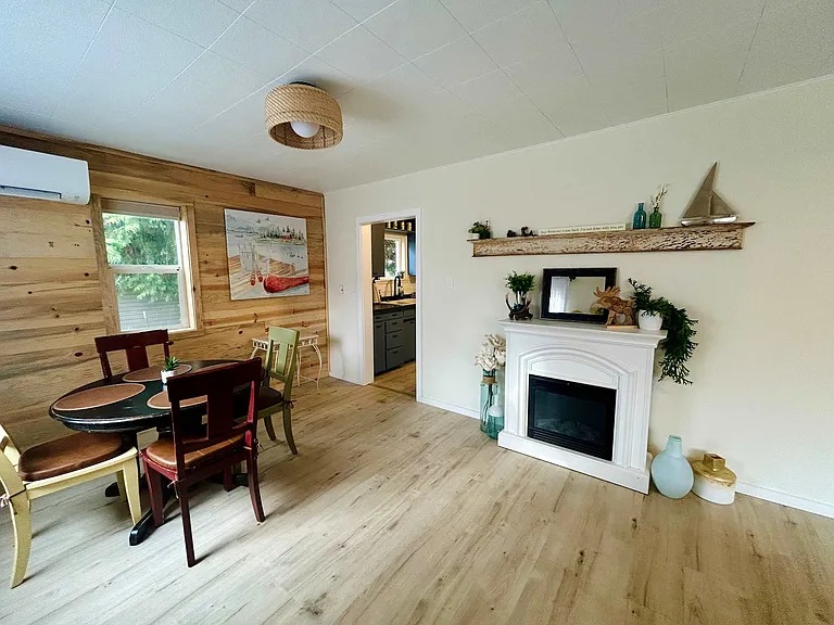 1021 W Mill Ave — Photo 3