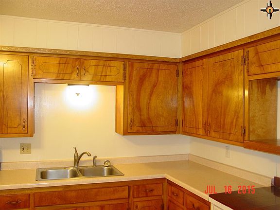 3rd image of 601 Circle Dr