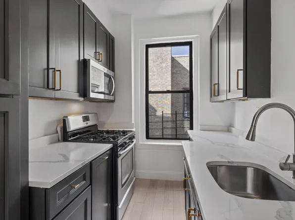 835 Riverside Drive image 10 of 21