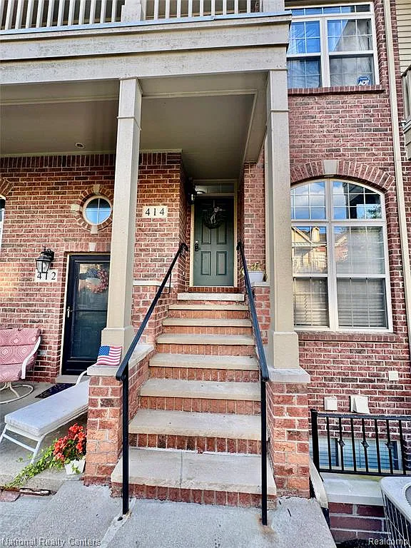 3 bed, 2.0 bath, 1639 sqft, $2,500 — Photo 3