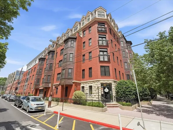 904 Jefferson Street image 1 of 35