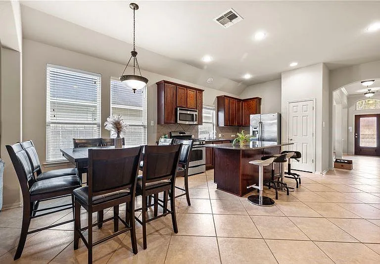 12610 Redbud Villa Ln — Photo 6