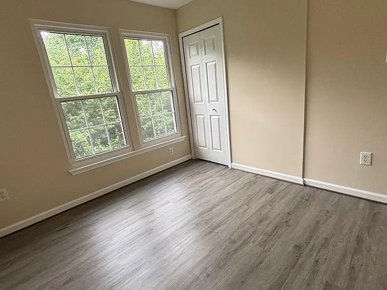 8879 Papillon Dr — Photo 18
