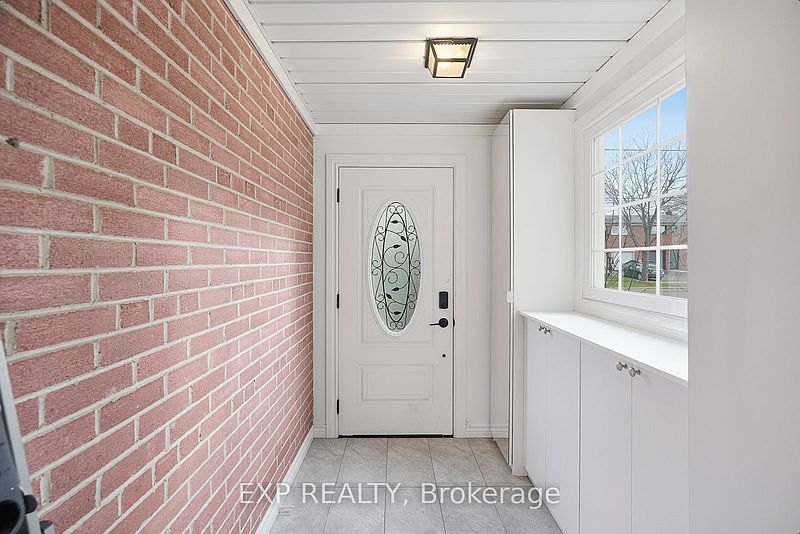 Toronto House for rent - 4 Bedrooms — photo 2