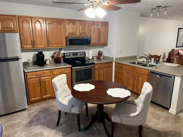 2716 Pennsylvania Ave, Charleston, WV 25302