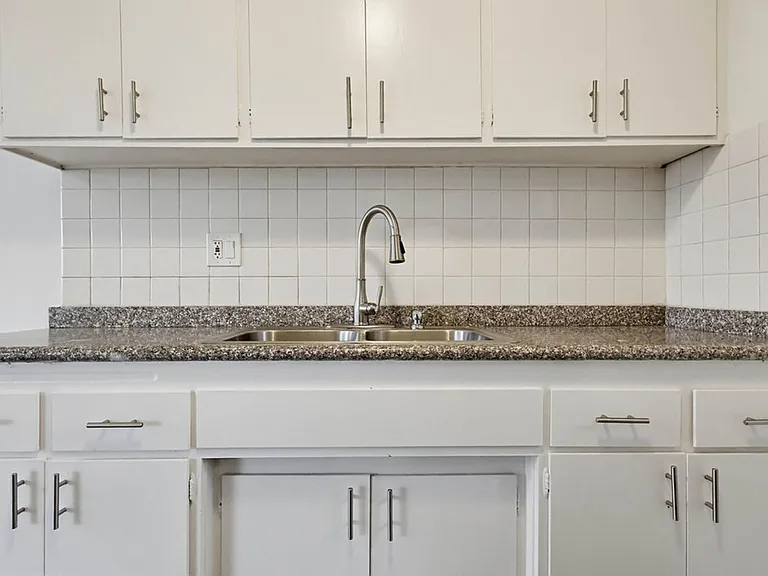 660S Garfiled — Photo 33