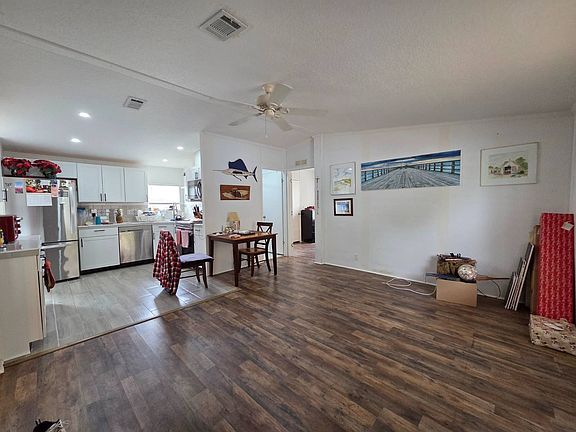 2nd image of 2346 Druid Rd #409