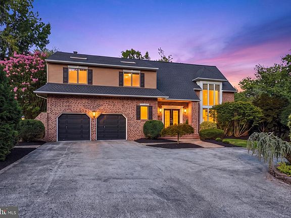 3rd image of 276 Greentree Rd