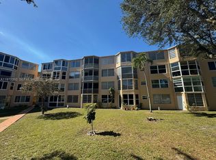 Rolling Green Condo, Miami, FL 33179