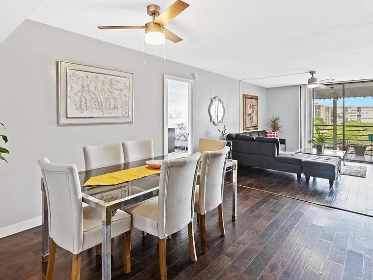 1100 Saint Charles Pl #408 — Photo 4