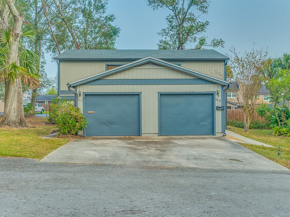 1st image of 809 Park Lake Pl