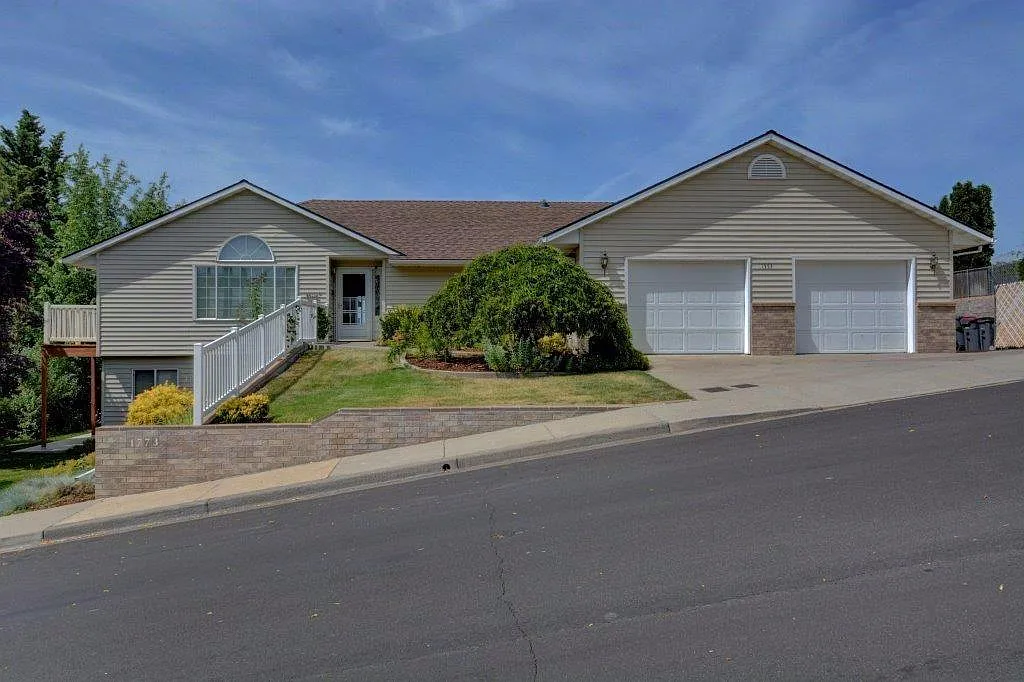 1773 Garden Dr photo 1