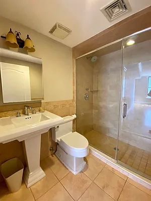 Rented by Avenues Real Estate | media 17