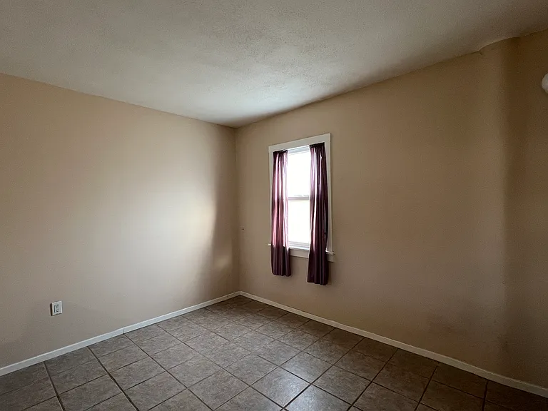 5575 1/2 Angelus Ave — Photo 22