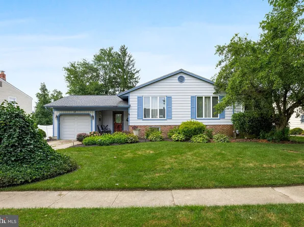 17 Elmgate Rd, Marlton, NJ 08053