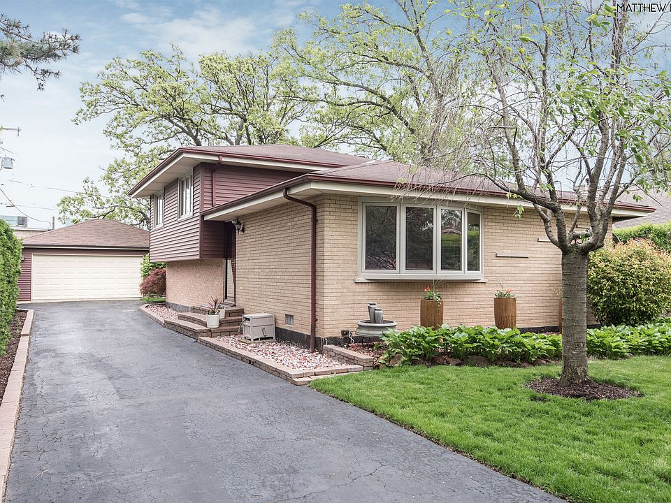 1st image of 10607 S 80th Ct