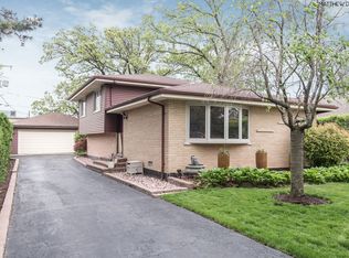 10607 S 80th Ct, Palos Hills, IL 60465