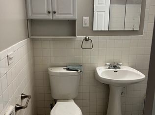 1728 Greenwood Rd APT A, Glenview, IL 60026