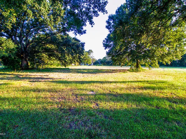 100 Saint Pascal Rd, Lafayette, LA 70508