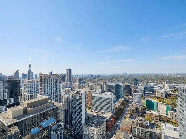 15 Grenville St #5004, Toronto, ON M4Y 0B9