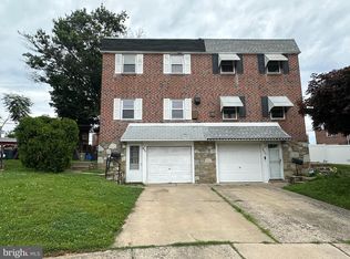 8920 Maxwell Pl, Philadelphia, PA 19152