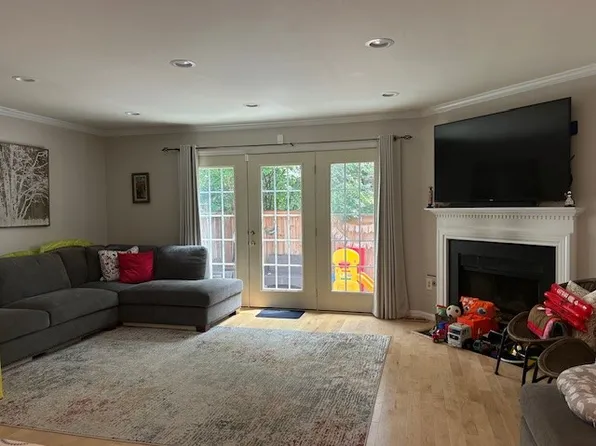 229 Yale Dr, Alexandria, VA 22314