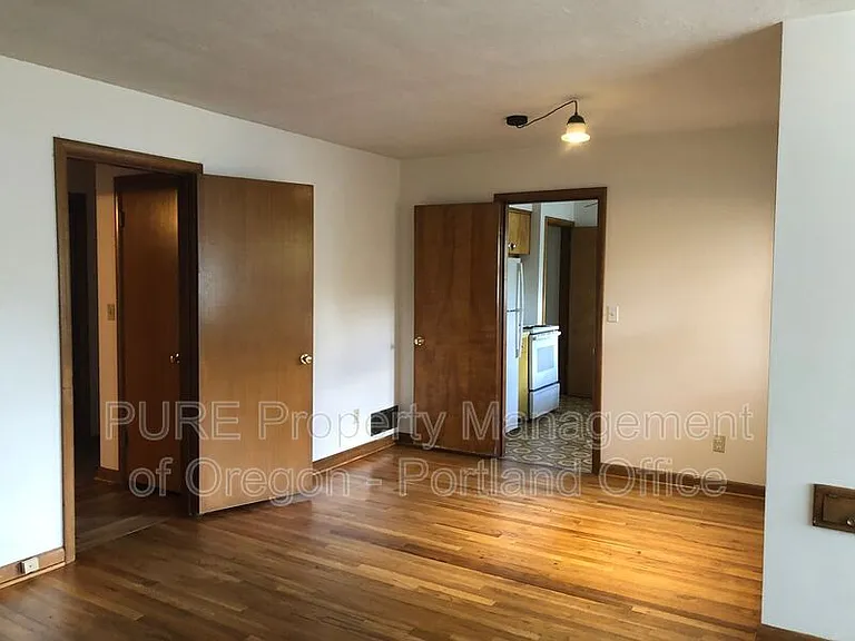 4725 SE Clinton St — Photo 2