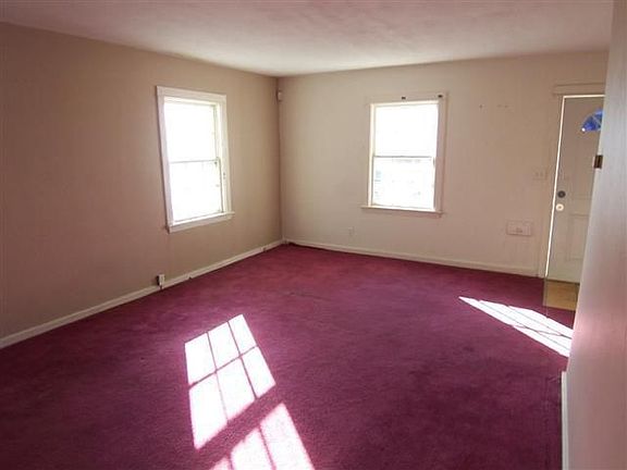 4th image of 868 Osmond Ave