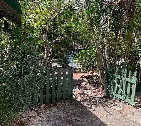 5th image of 805 Sunset Road