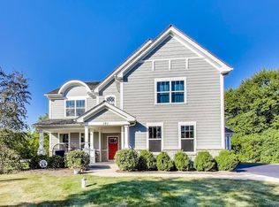 191 Sycamore Dr, Hawthorn Woods, IL