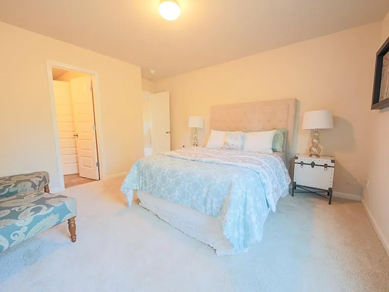 5036 Vine Ln — Photo 2