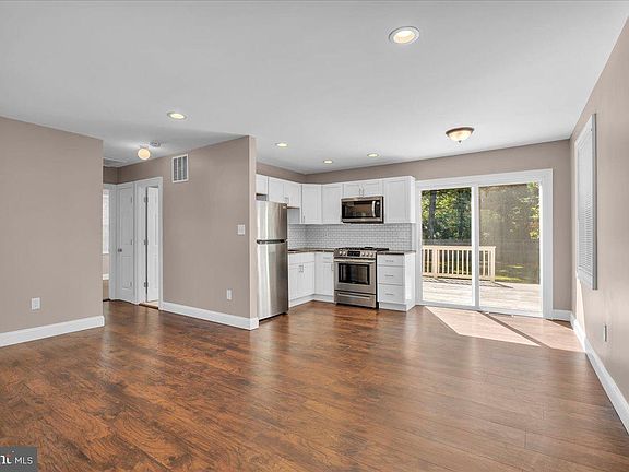 4th image of 132 Edison Rd