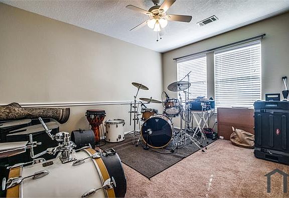 5th image of 404 Longshore Dr