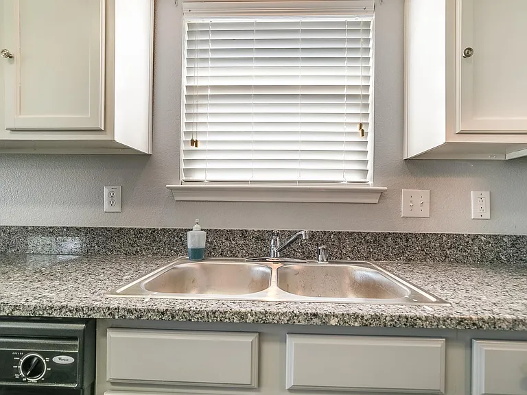 228 Meadow View Ln — Photo 12