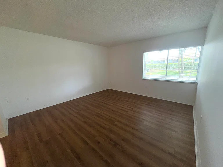 701 N Pine Island Rd #105 — Photo 5