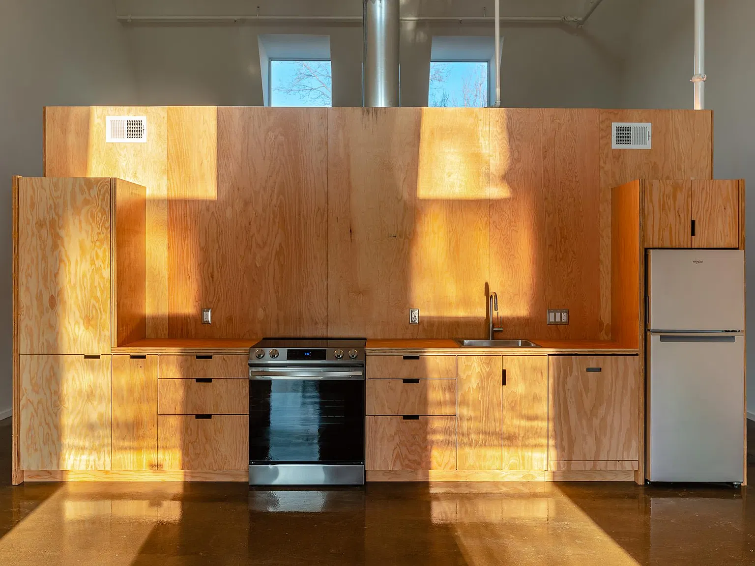 Studio, 1300 sqft, $2,000 — Photo 3
