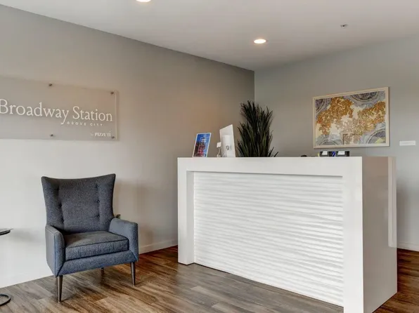 Broadway Station Apartments