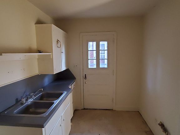 3rd image of 2510 Spring Garden St