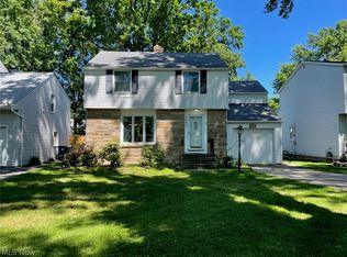1293 Ford Rd, Lyndhurst, OH 44124