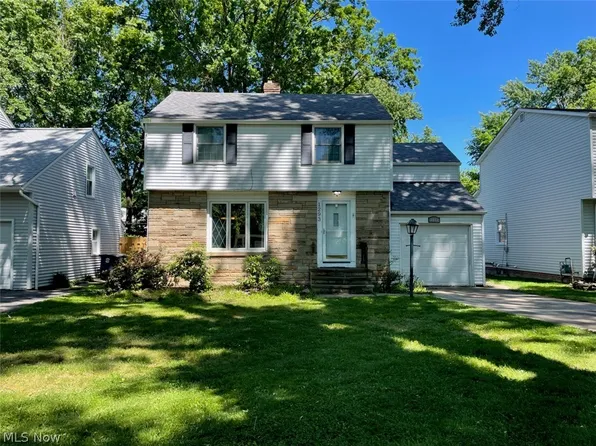 1293 Ford Rd, Lyndhurst, OH 44124