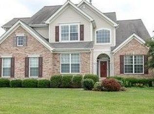 1385 Fairhills Dr, Dundee, IL 60118