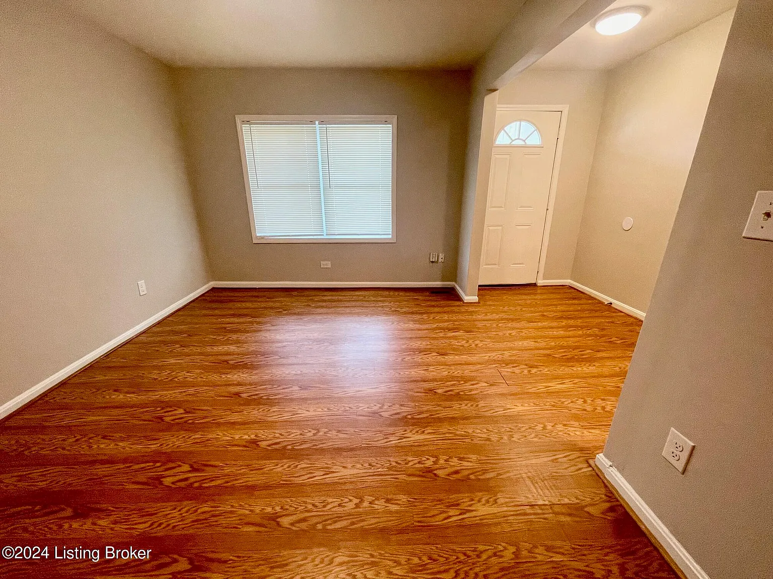 3 bed, 2.0 bath, 1072 sqft, $1,095 — Photo 3