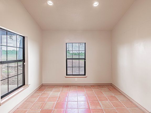 3rd image of 1271 County Road 119