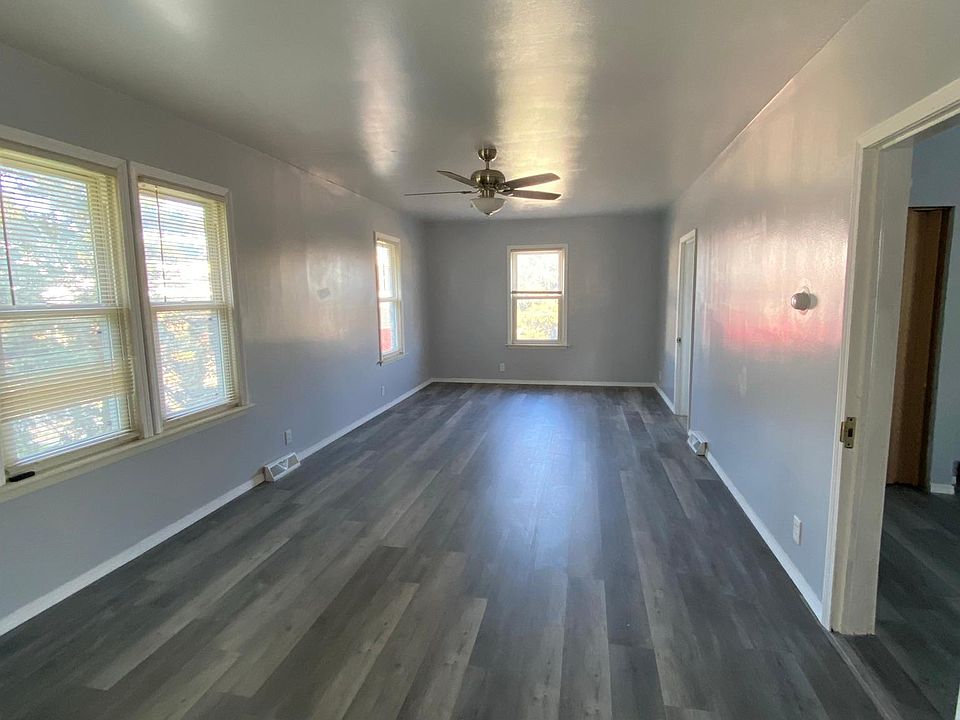 1st image of 834 Burton St SW #2